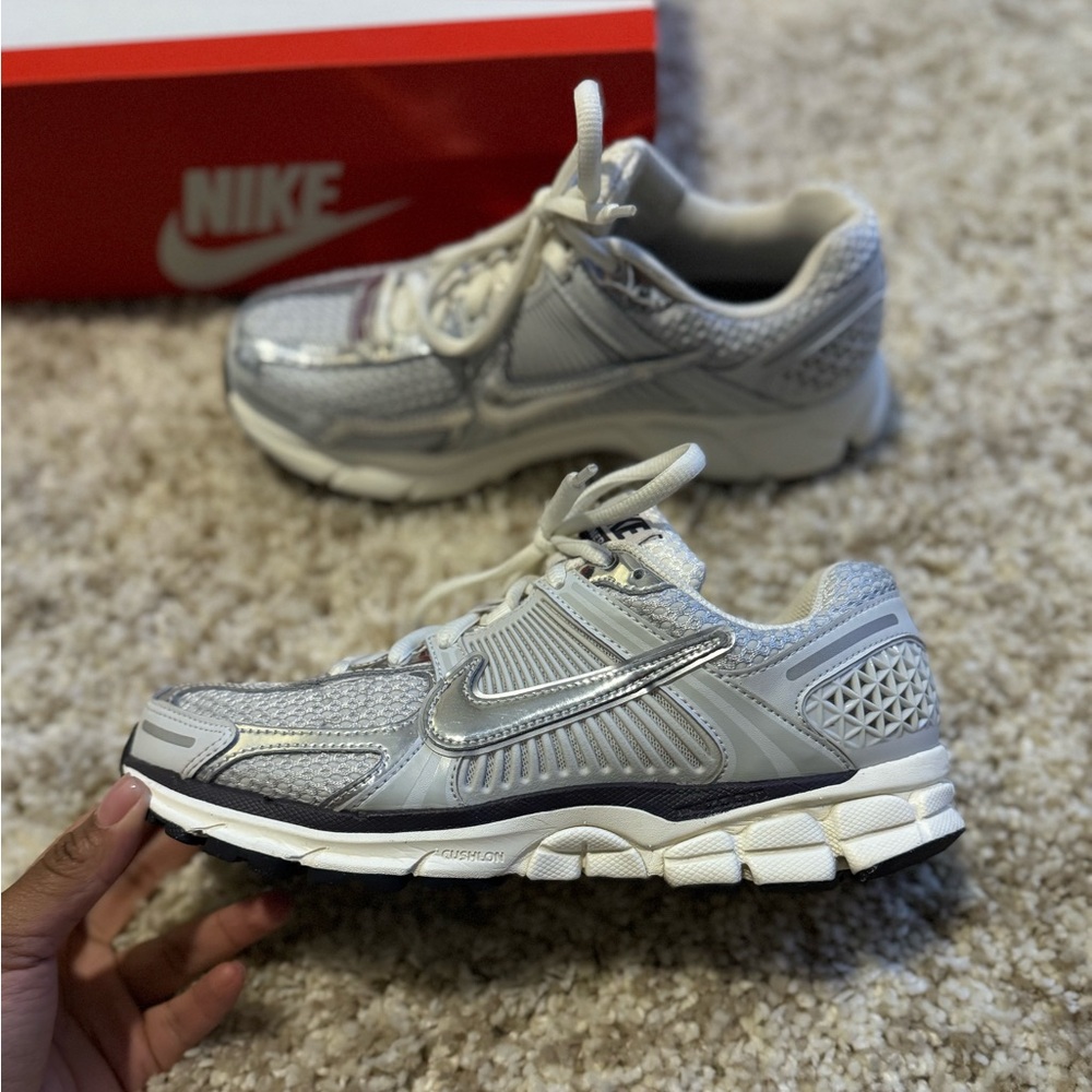 Nike Vemro (Photon Dust)
